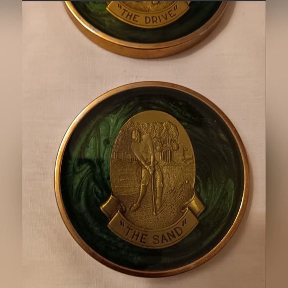 2 Vintage Golf Themed Coasters Heavy Brass & Glass - Picture 3 of 4
